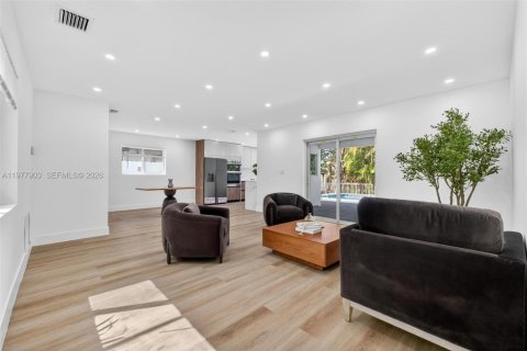 House in Miramar, Florida 3 bedrooms, 119.47 sq.m. № 2047323 - photo 7