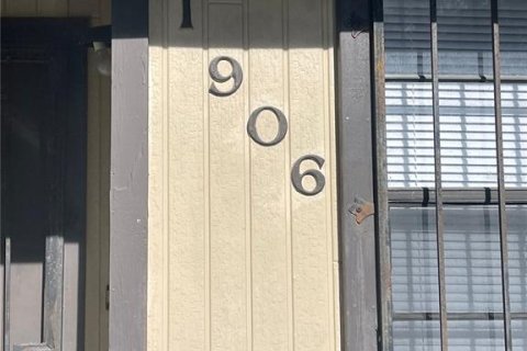 Condominio en alquiler en Gainesville, Florida, 2 dormitorios, 78.78 m2 № 1757658 - foto 1