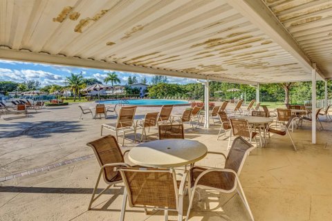 Condo in West Palm Beach, Florida, 1 bedroom  № 996380 - photo 1