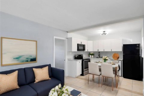 Apartamento en alquiler en Winter Haven, Florida, 1 dormitorio, 51.1 m2 № 2142394 - foto 3