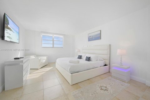 Condo in Sunny Isles Beach, Florida, 2 bedrooms № 2078891 - photo 10