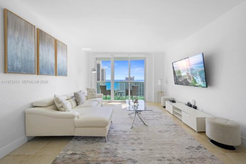 Condo in Sunny Isles Beach, Florida, 2 bedrooms № 2078891 - photo 4