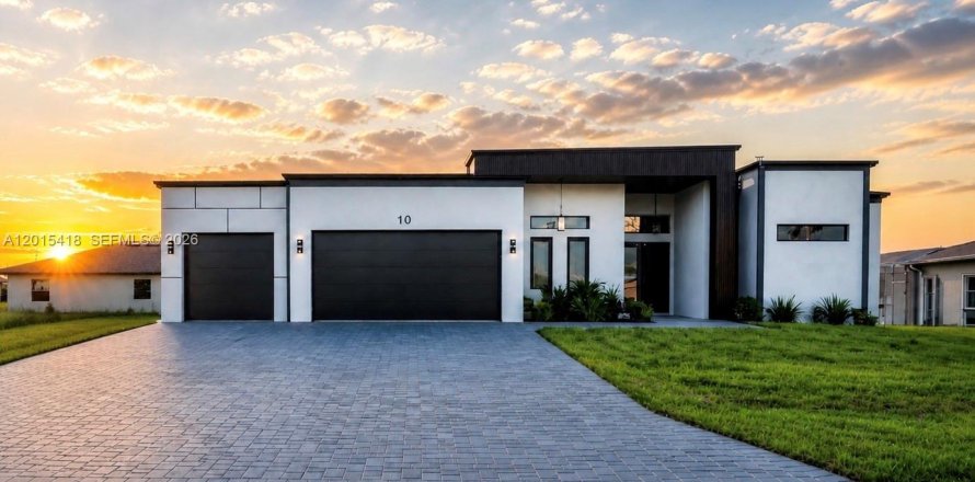 Casa en Cape Coral, Florida 4 dormitorios № 2171365