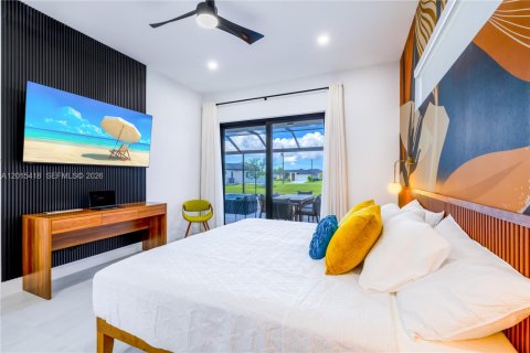 Casa en venta en Cape Coral, Florida, 4 dormitorios № 2171365 - foto 28