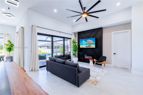 Casa en venta en Cape Coral, Florida, 4 dormitorios № 2171365 - foto 22
