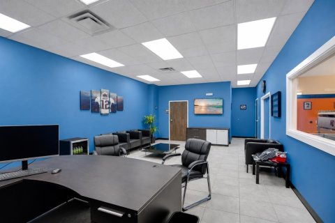Commercial property in Longwood, Florida № 2339199 - photo 17