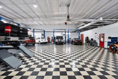 Commercial property in Longwood, Florida № 2339199 - photo 20