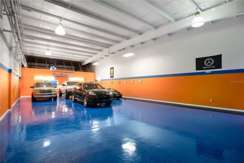 Commercial property in Longwood, Florida № 2339199 - photo 11
