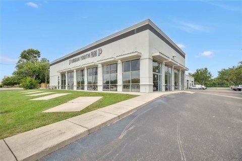 Commercial property in Longwood, Florida № 2339199
