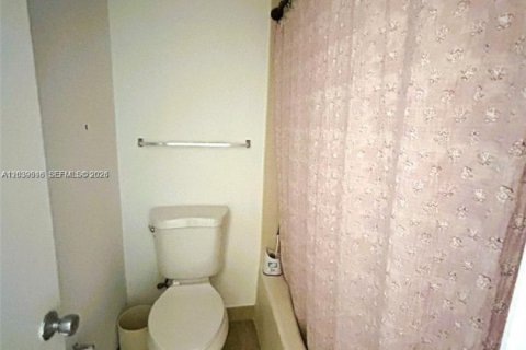 Condo in Aventura, Florida, 2 bedrooms  № 2183900 - photo 13