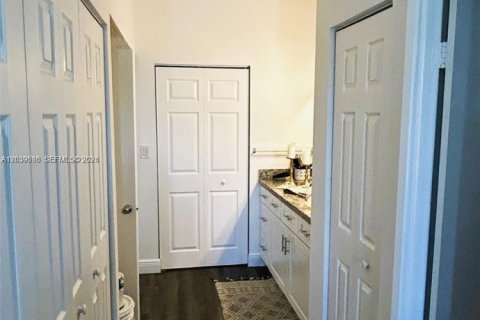 Condo in Aventura, Florida, 2 bedrooms  № 2183900 - photo 12