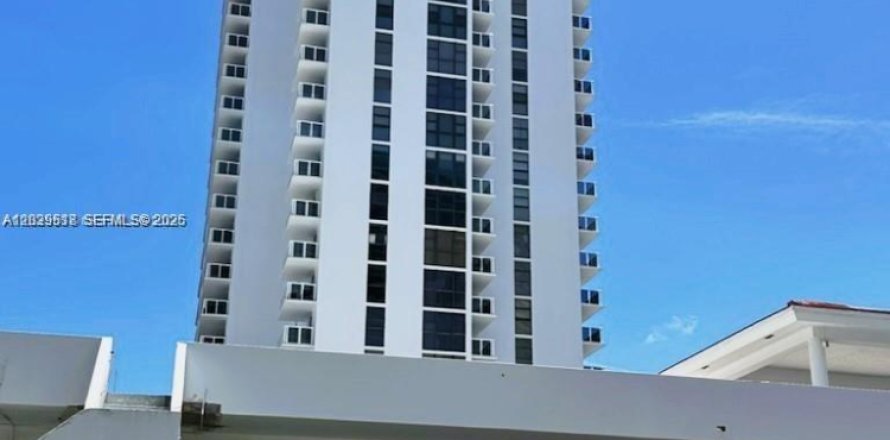 Condo in Aventura, Florida, 2 bedrooms  № 2183900