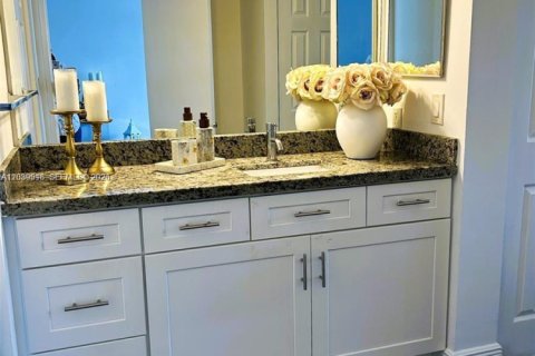 Condo in Aventura, Florida, 2 bedrooms  № 2183900 - photo 11