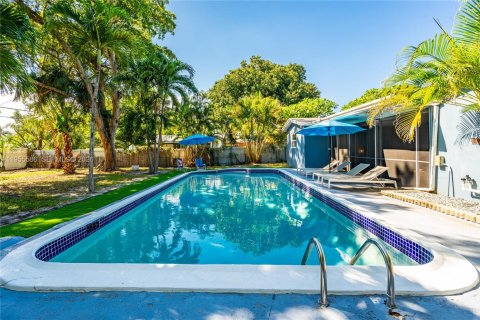 Casa en Oakland Park, Florida 3 dormitorios, 154.59 m2 № 2010312