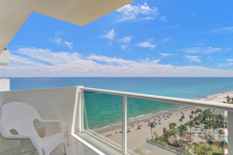 Condo in Hollywood, Florida, 2 bedrooms  № 2037787