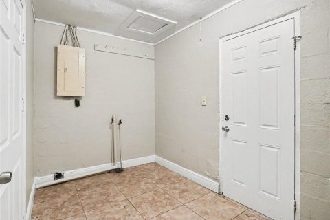 House in Orlando, Florida 4 bedrooms, 108.51 sq.m. № 2114839 - photo 14