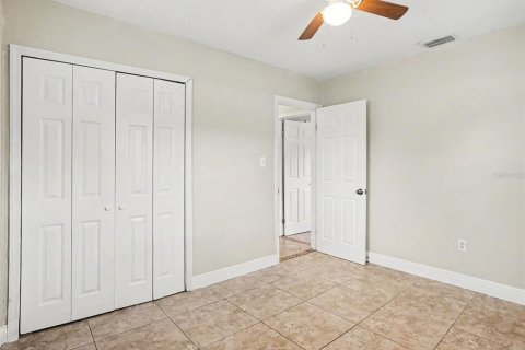 House in Orlando, Florida 4 bedrooms, 108.51 sq.m. № 2114839 - photo 11