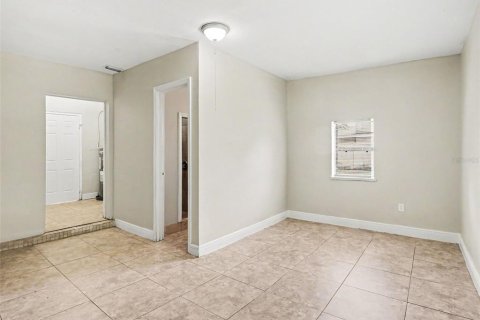 House in Orlando, Florida 4 bedrooms, 108.51 sq.m. № 2114839 - photo 13