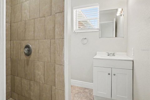 House in Orlando, Florida 4 bedrooms, 108.51 sq.m. № 2114839 - photo 16