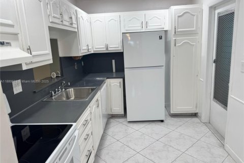 Condo à Lauderdale Lakes, Floride, 2 chambres  № 2240218