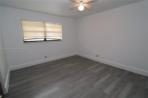 Снять в аренду виллу или дом в Холливуд, Флорида 2 спальни, 74.32м2, № 1945966 - фото 7