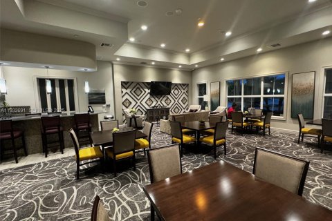 Apartment in Hollywood, Florida 1 bedroom, 72 sq.m. № 1993257 - photo 17