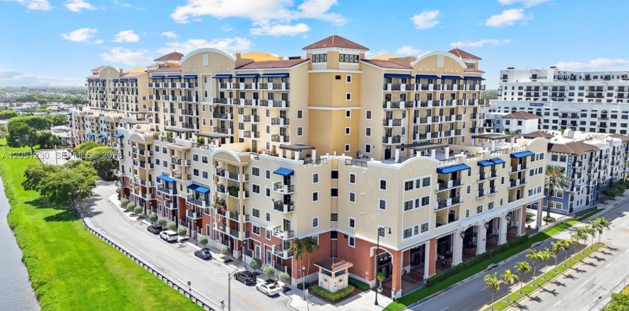 Condo à Miami, Floride, 2 chambres  № 2181793