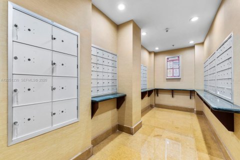 Copropriété à vendre à Miami, Floride: 2 chambres, 125.6 m2 № 2181793 - photo 30