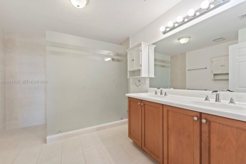 Copropriété à vendre à Miami, Floride: 2 chambres, 125.6 m2 № 2181793 - photo 15