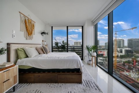 Condo in Miami, Florida, 2 bedrooms  № 2042110 - photo 14