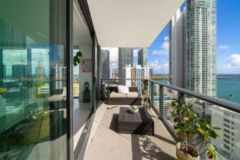 Condo in Miami, Florida, 2 bedrooms  № 2042110 - photo 25