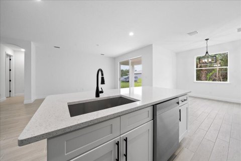 House in St. Lucie, Florida 4 bedrooms, 164.9 sq.m. № 2083544 - photo 10