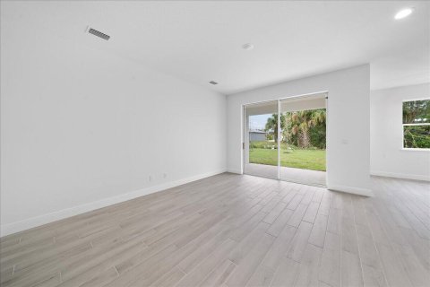 House in St. Lucie, Florida 4 bedrooms, 164.9 sq.m. № 2083544 - photo 7