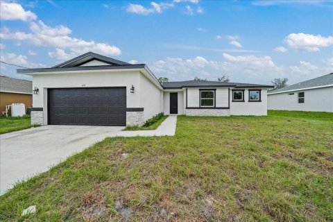 House in St. Lucie, Florida 4 bedrooms, 164.9 sq.m. № 2083544