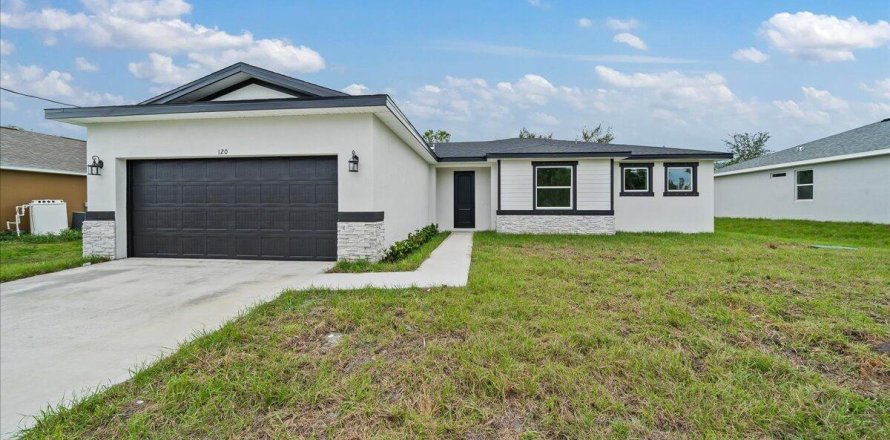 House in St. Lucie, Florida 4 bedrooms, 164.9 sq.m. № 2083544