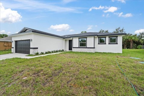 House in St. Lucie, Florida 4 bedrooms, 164.9 sq.m. № 2083544 - photo 2