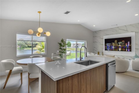 Casa en venta en Miramar, Florida, 3 dormitorios, 154.5 m2 № 2171094 - foto 13