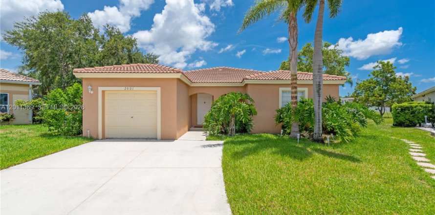Casa en Miramar, Florida 3 dormitorios, 154.5 m2 № 2171094