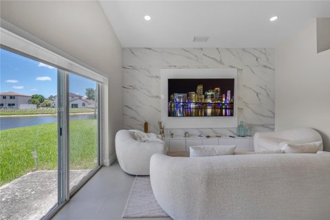 Casa en venta en Miramar, Florida, 3 dormitorios, 154.5 m2 № 2171094 - foto 7