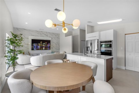 Casa en venta en Miramar, Florida, 3 dormitorios, 154.5 m2 № 2171094 - foto 10