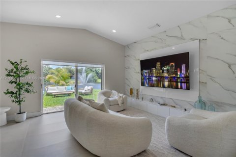 Casa en venta en Miramar, Florida, 3 dormitorios, 154.5 m2 № 2171094 - foto 6