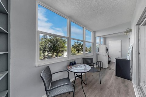 Condo in Saint Petersburg, Florida, 2 bedrooms № 2379135 - photo 20