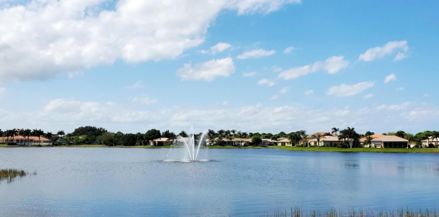 Casa en Fort Pierce, Florida 5 dormitorios, 186.08 m2 № 1057948