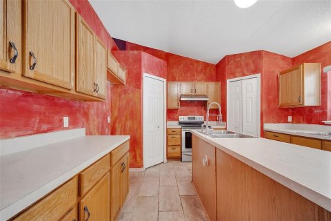 House in Davenport, Florida 4 bedrooms, 193.98 sq.m. № 1651749 - photo 14