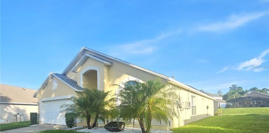 House in Davenport, Florida 3 bedrooms, 176.98 sq.m. № 1905631