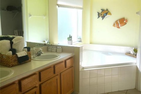House in Davenport, Florida 3 bedrooms, 176.98 sq.m. № 1905631 - photo 12