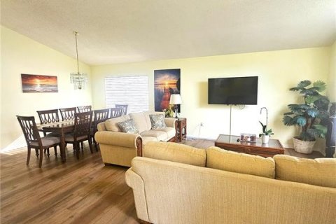 House in Davenport, Florida 3 bedrooms, 176.98 sq.m. № 1905631 - photo 5