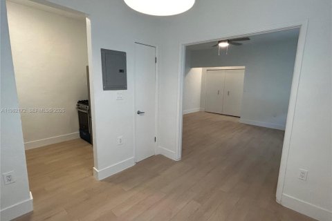 Apartment in Miami Beach, Florida 38.55 sq.m. № 2043317 - photo 7