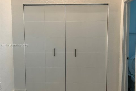 Apartment in Miami Beach, Florida 38.55 sq.m. № 2043317 - photo 9