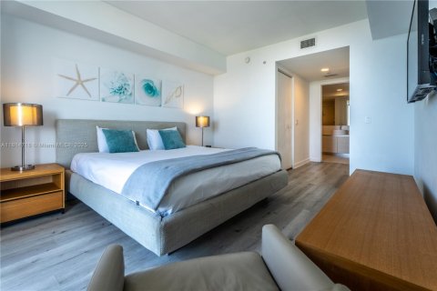 Condo in Hallandale Beach, Florida, 2 bedrooms  № 1766480 - photo 3